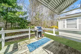 191 Village Cir W, Manorville, NY 11949 - Photo 7