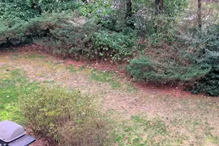 1404 Pondcrest Ln, White Plains, NY 10607 - Photo 11