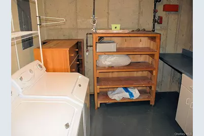 1404 Pondcrest Lane, White Plains, NY 10607 - Photo 29