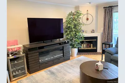 1404 Pondcrest Lane, White Plains, NY 10607 - Photo 9