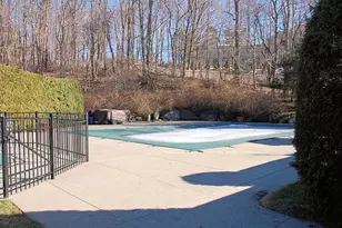 1404 Pondcrest Ln, White Plains, NY 10607 - Photo 23