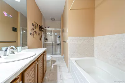 78 Cranberry Circle, Medford, NY 11763 - Photo 19