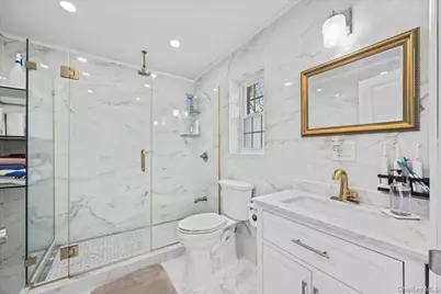 642 Lenore Lane, Elmont, NY 11003 - Photo 17