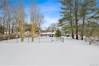 29 Squiretown Road #D, Hampton Bays, NY 11946 - Photo 25