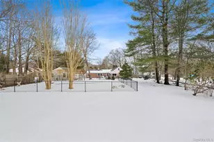 29 Squiretown Rd, Hampton Bays, NY 11946 - Photo 25