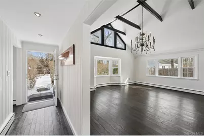 29 Squiretown Road #D, Hampton Bays, NY 11946 - Photo 5