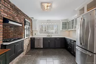 29 Squiretown Rd, Hampton Bays, NY 11946 - Photo 9