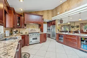 9 Defeo Ct, Deer Park, NY 11729 - Photo 5