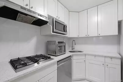 301 W 110th Street #18F, New York, NY 10026 - Photo 9