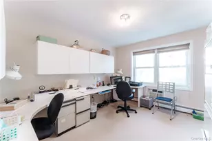 200 S Middle Neck Rd, Great Neck, NY 11021 - Photo 11