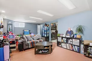 59 Homecrest Ct, Oceanside, NY 11572 - Photo 37