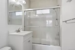 59 Homecrest Ct, Oceanside, NY 11572 - Photo 25