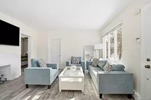 59 Homecrest Ct, Oceanside, NY 11572 - Photo 9