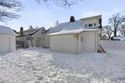 59 Homecrest Court, Oceanside, NY 11572 - Photo 41