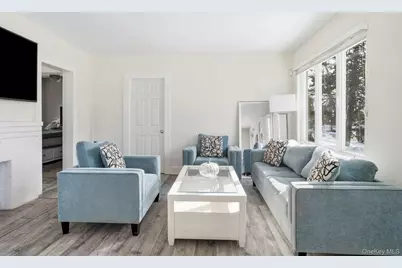 59 Homecrest Court, Oceanside, NY 11572 - Photo 7