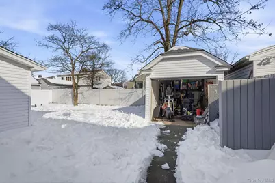 59 Homecrest Court, Oceanside, NY 11572 - Photo 43