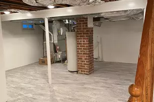 25 Woodhollow Rd, Albertson, NY 11507 - Photo 9