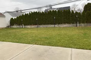 25 Woodhollow Rd, Albertson, NY 11507 - Photo 13