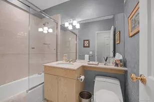 1 Kensington Gate, Great Neck, NY 11021 - Photo 17