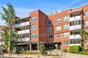 1 Kensington Gate, Great Neck, NY 11021 - Photo 23