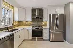 11 Foxburn St, New City, NY 10956 - Photo 9