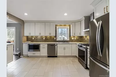 11 Foxburn Street, New City, NY 10956 - Photo 7