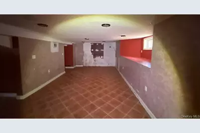 280 Lawrence Avenue, Lawrence, NY 11559 - Photo 19