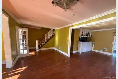 280 Lawrence Avenue, Lawrence, NY 11559 - Photo 3