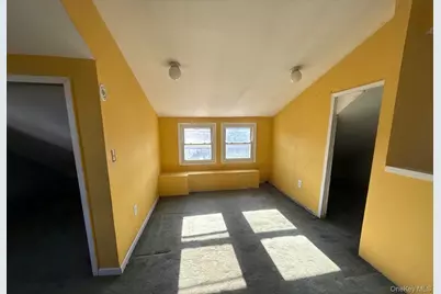 280 Lawrence Avenue, Lawrence, NY 11559 - Photo 17