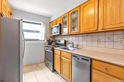 219-29 75th Avenue #300A2, Oakland Gardens, NY 11364 - Photo 7