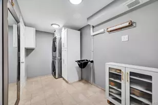 54 Abbot Ln, Hicksville, NY 11801 - Photo 31