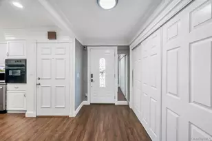 54 Abbot Ln, Hicksville, NY 11801 - Photo 11