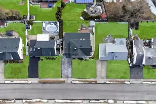 54 Abbot Ln, Hicksville, NY 11801 - Photo 3