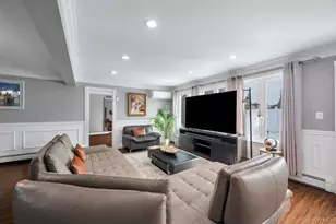 54 Abbot Ln, Hicksville, NY 11801 - Photo 13