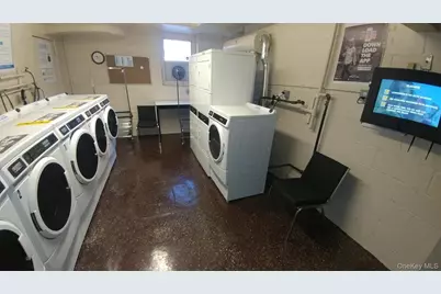 66-15 Thornton Place #L4, Rego Park, NY 11374 - Photo 31