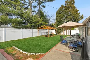 93 Hearth Ln, Westbury, NY 11590 - Photo 29