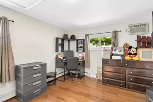 93 Hearth Ln, Westbury, NY 11590 - Photo 17