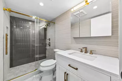 5 Warren Place, Plainview, NY 11803 - Photo 17