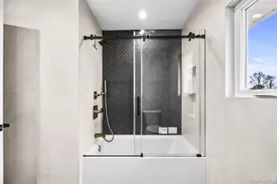 5 Warren Pl, Plainview, NY 11803 - Photo 21