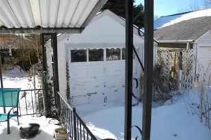 51 Clyde St, New Hyde Park, NY 11040 - Photo 3