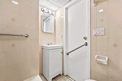 92 Washington Avenue #Floor 1, New Rochelle, NY 10801 - Photo 9