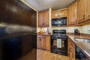 1085 Warburton Ave, Yonkers, NY 10701 - Photo 13