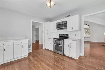 504 Heritage Hills #B, Somers, NY 10589 - Photo 9