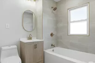 25 Mayfair Ave, Floral Park, NY 11001 - Photo 11