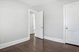 25 Mayfair Ave, Floral Park, NY 11001 - Photo 13