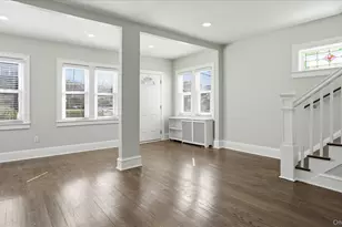 25 Mayfair Ave, Floral Park, NY 11001 - Photo 9