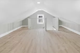 25 Mayfair Ave, Floral Park, NY 11001 - Photo 15