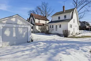 25 Mayfair Ave, Floral Park, NY 11001 - Photo 3