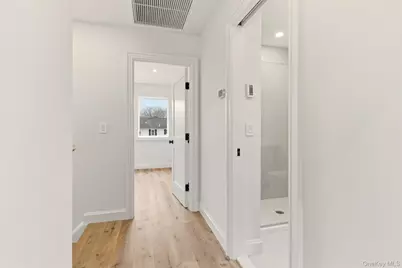 98 Burt Avenue, Northport, NY 11768 - Photo 9