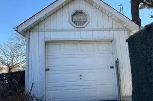 61-11 156th St, Flushing, NY 11367 - Photo 13